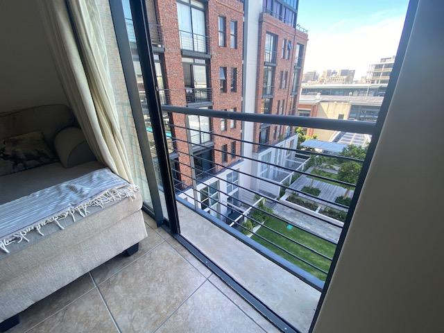 1 Bedroom Property for Sale in Gardens Western Cape